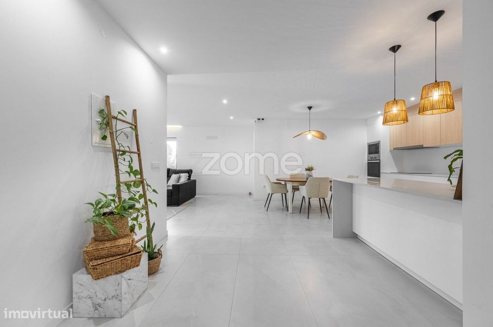 Moradia (T3+T2+T2) em Paços de Ferreira!