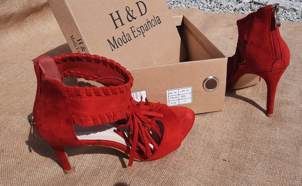 Sapatos de senhora com 3 dias de uso