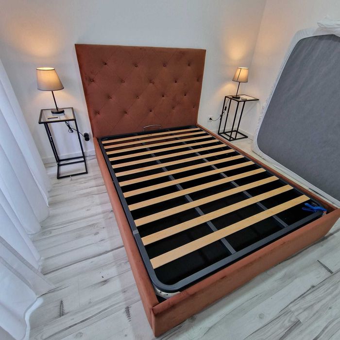 Camas De Casal Estofadas Top de Gama 190x140m Estrado Incluído 199€ !!