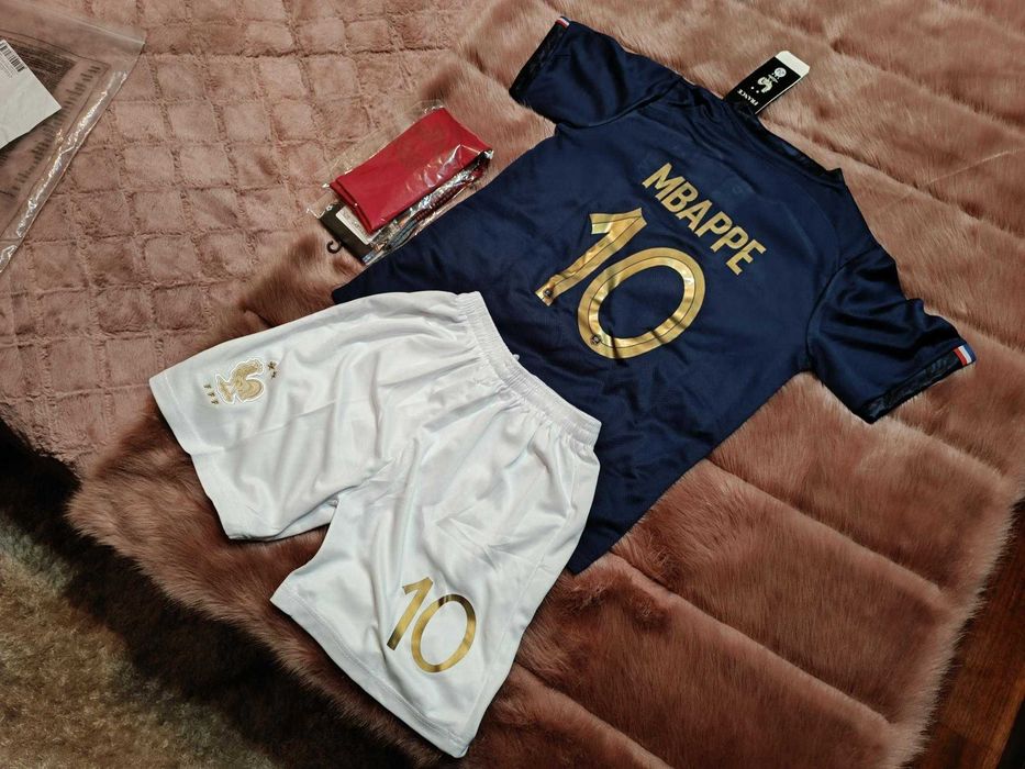 Equipamento camisola Criança MBAPPE 10 | FRANÇA | NOVO