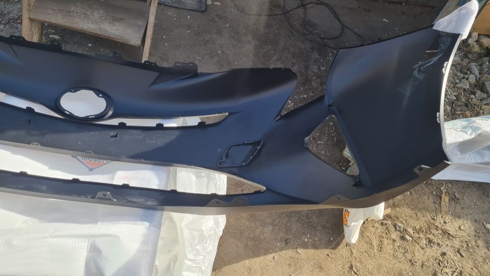 Бампер передній Toyota Prius XW50 50 передний Пріус Приус Тойота