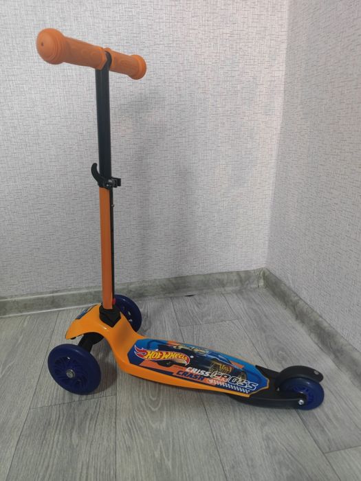 Новий дитячий самокат Hot wheels + рюкзачок