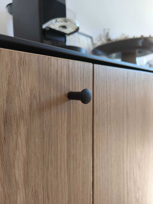 Aparador BOASTAD IKEA – moderno em preto / carvalho – 161×52×75 cm