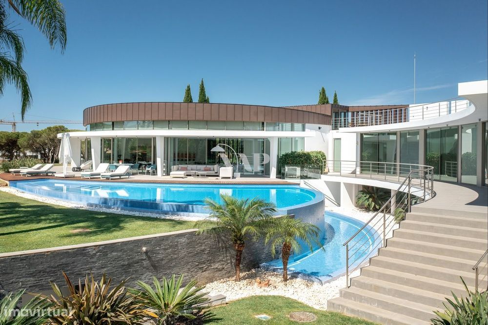 Moradia V5+1 luxuosa com vista panorâmica para o Golfe em Vilamoura