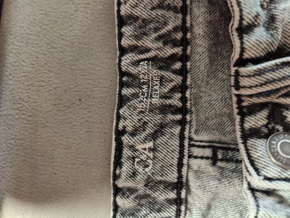 Calças boas de rapaz,  várias marcas