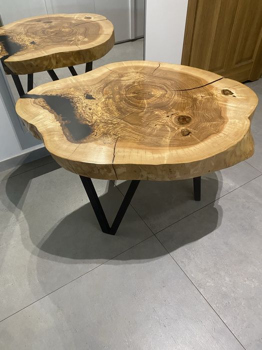 Stolik z dużego plastra jesionu z żywicą loft-96/78cm