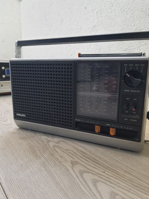 Radios antigos em funcionamento FalagueiraVenda Nova • OLX Portugal