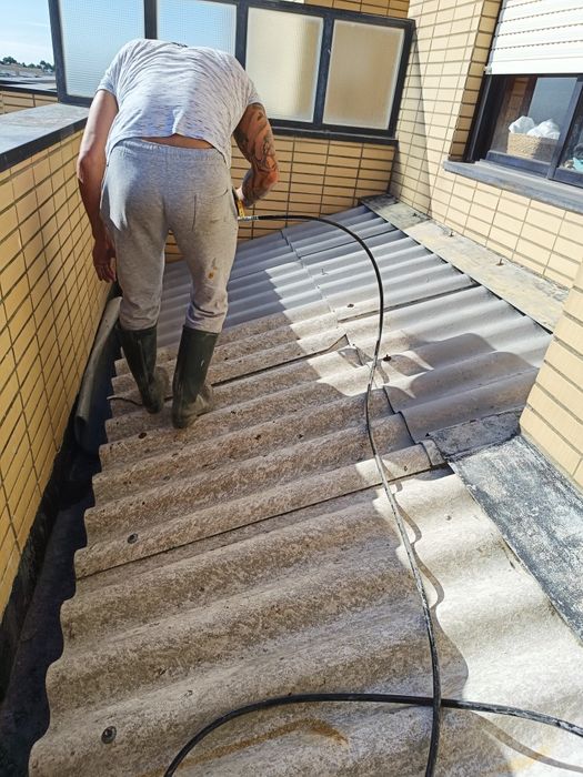 Lavagem / impermeabilização de telhados.