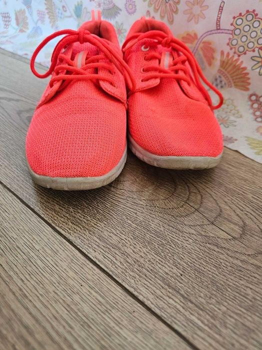 Buty sportowe damskie 38
