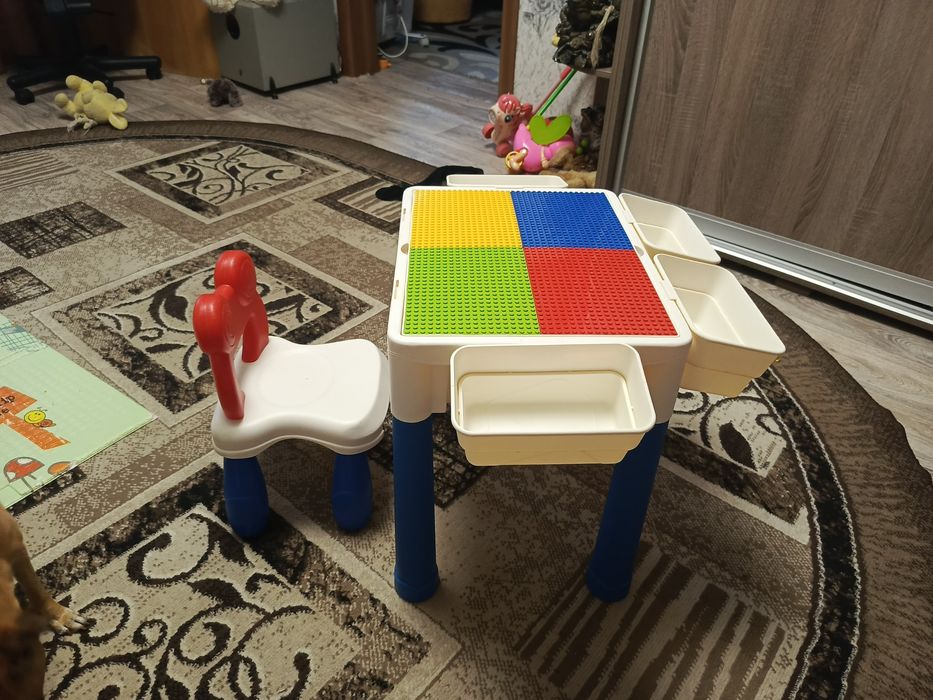 Дитячій стул зі стільцем