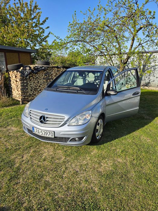 Mercedes -Benz W245 B180