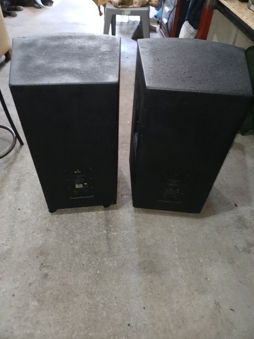 Colunas de São marca alto em bom estado