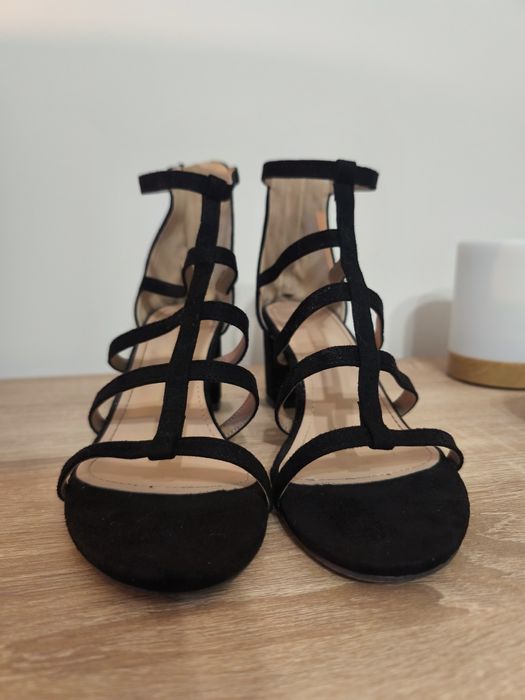 Sandałki czarne na słupku rozm. 41