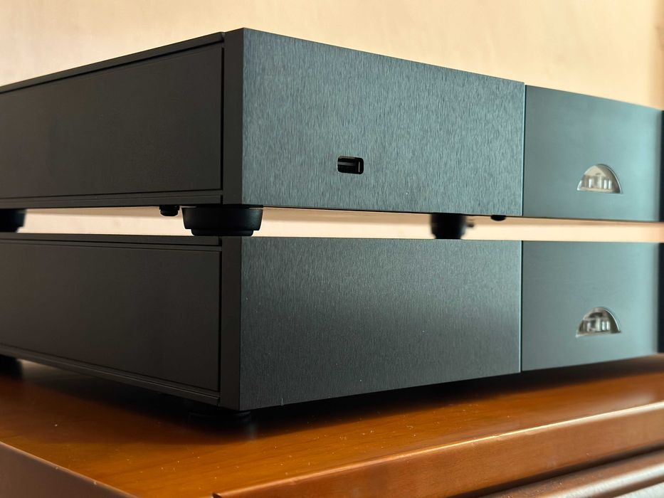 Мережевий стример і ЦАП Naim ND5 XS  з блоком живлення Naim XP5 XS