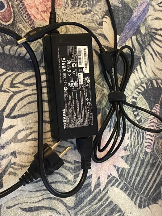 Oryginalna ładowarka zasilacz TOSHIBA 19V 4,74A - PA3716E-1AC3