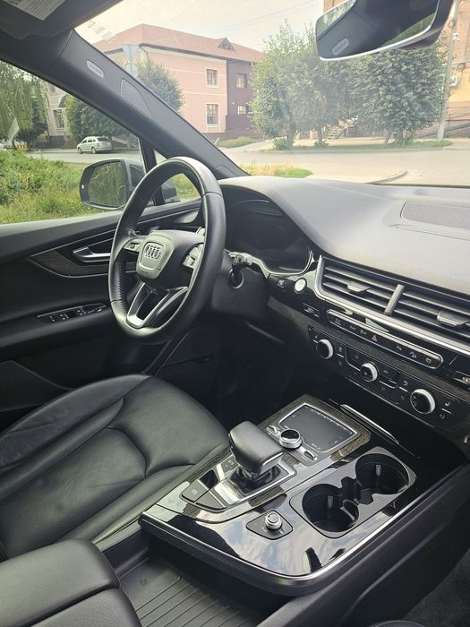 AUDI Q7 2017 Premium Plus