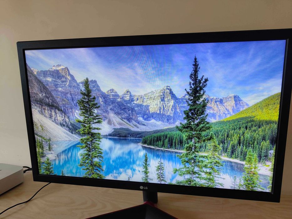 Monitor LG UltraGear 24GL600F-B – 24" Full HD 144Hz | Estado Impecável