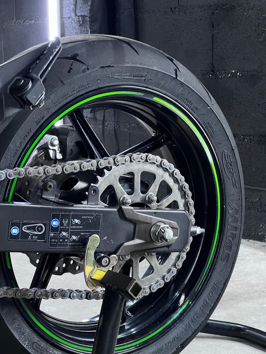 Kawasaki Z800 800cc – Revisão Feita, Pneus Novos, Excelente Estado