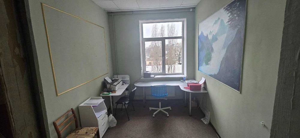 Аренда офисов. Центр. Есть свет и интернет при отключении эл.энергии.