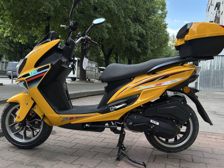 Скутер SPARK SP150S-18