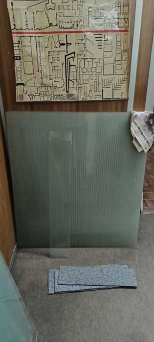 Vários vidros de vários tipos e tamanhos -PARA DESOCUPAR