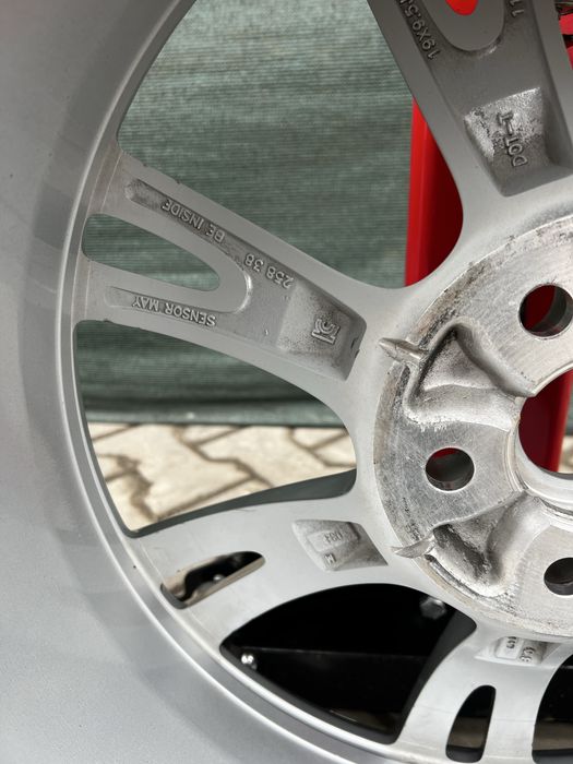 Продам диск Tesla Model Y R19