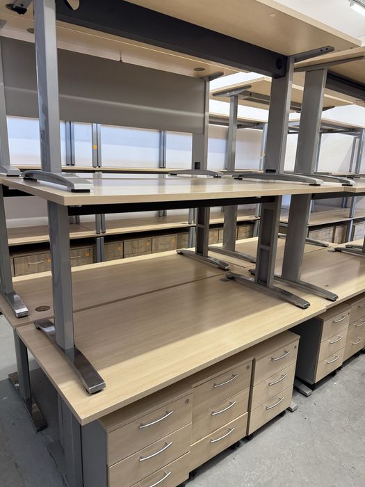 Biurka ,prostokatne 140/80, uzywane,poleasingowe