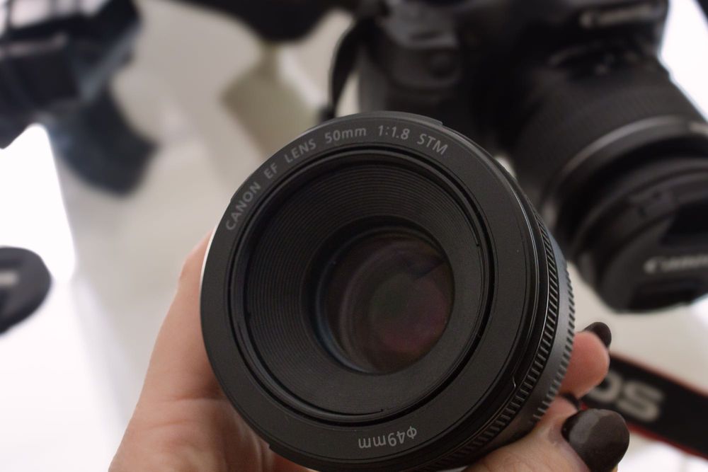 Canon 1300D + 18-55mm + 50mm 1.8 + Bolsa