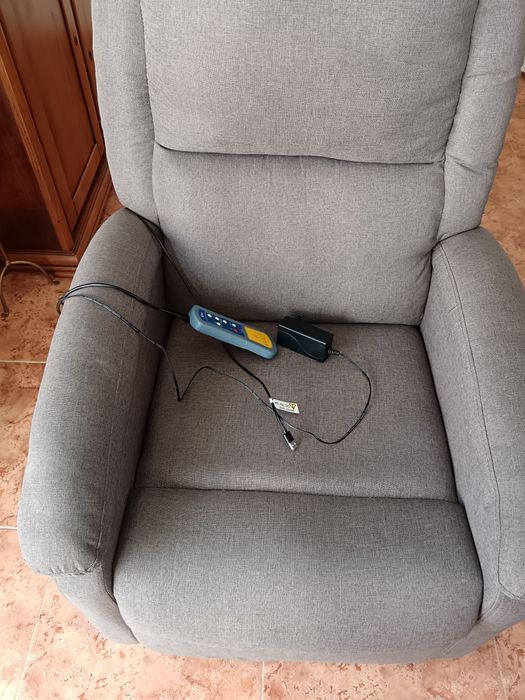 Sofá com massagem e reclinável