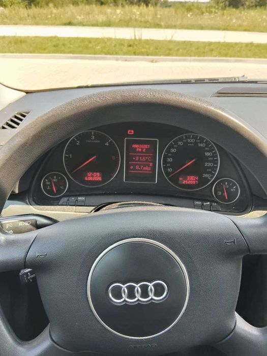 Samochód AUDI A4