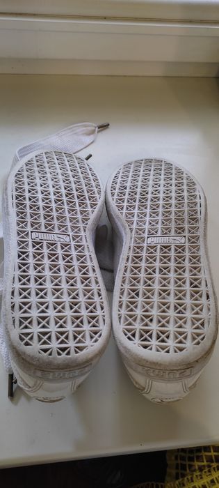 Продам женские кроссовки Puma