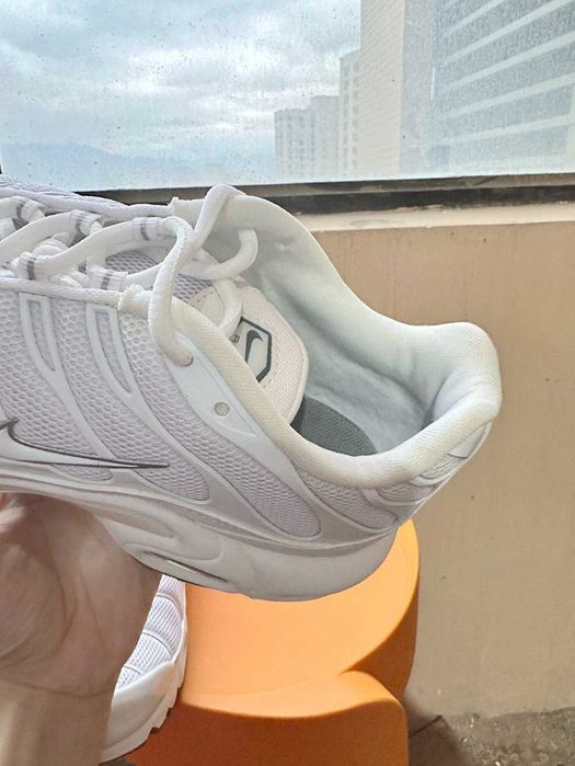 Air Max TN Plus White R.36