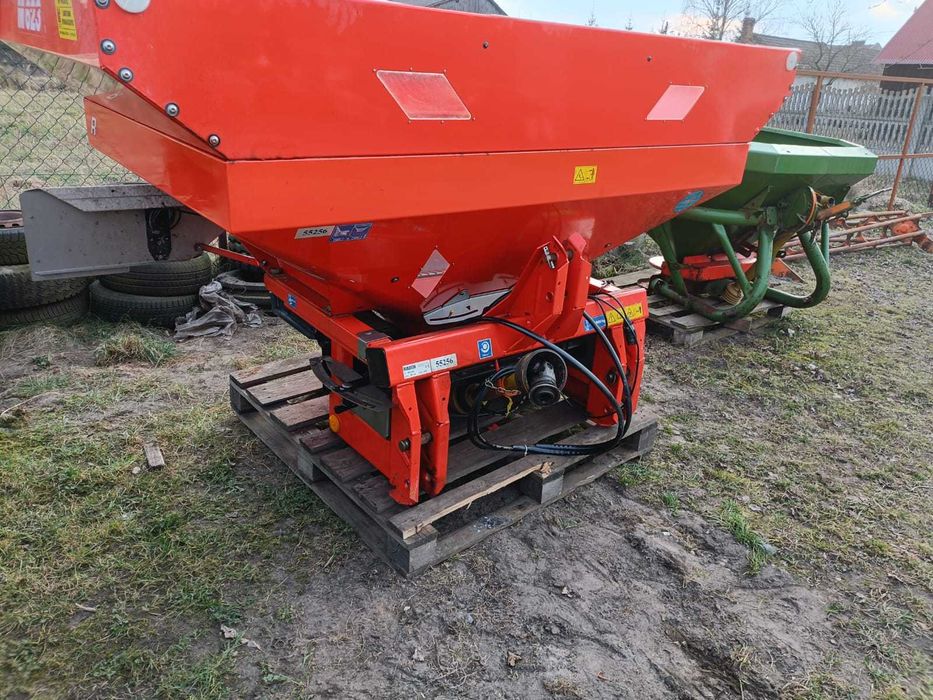 Rozsiewacz nawozów RAUCH 935