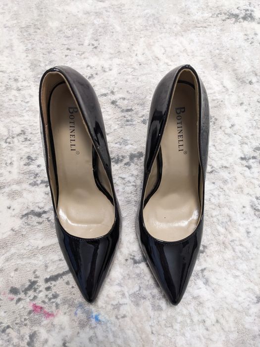 Туфлі лабутени Mia May, Botinelli