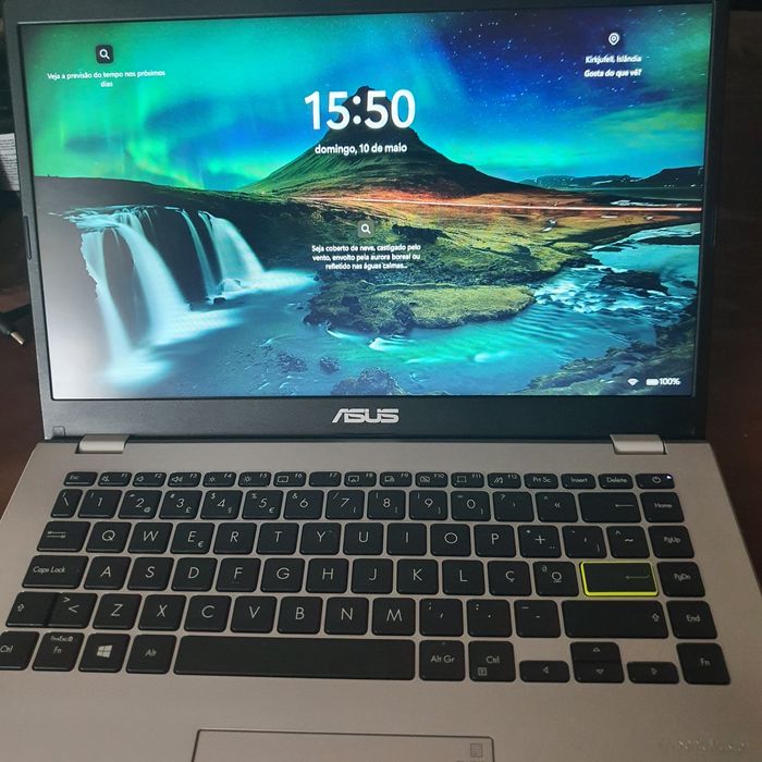 Portátil Asus.    4 Gb ram 256 Gb ssd + 64 GB SSD Bateria 7h