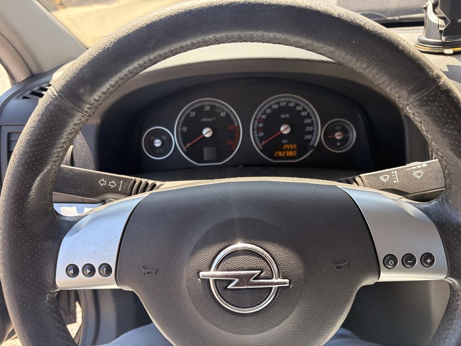 Opel Vectra — fotografia 7
