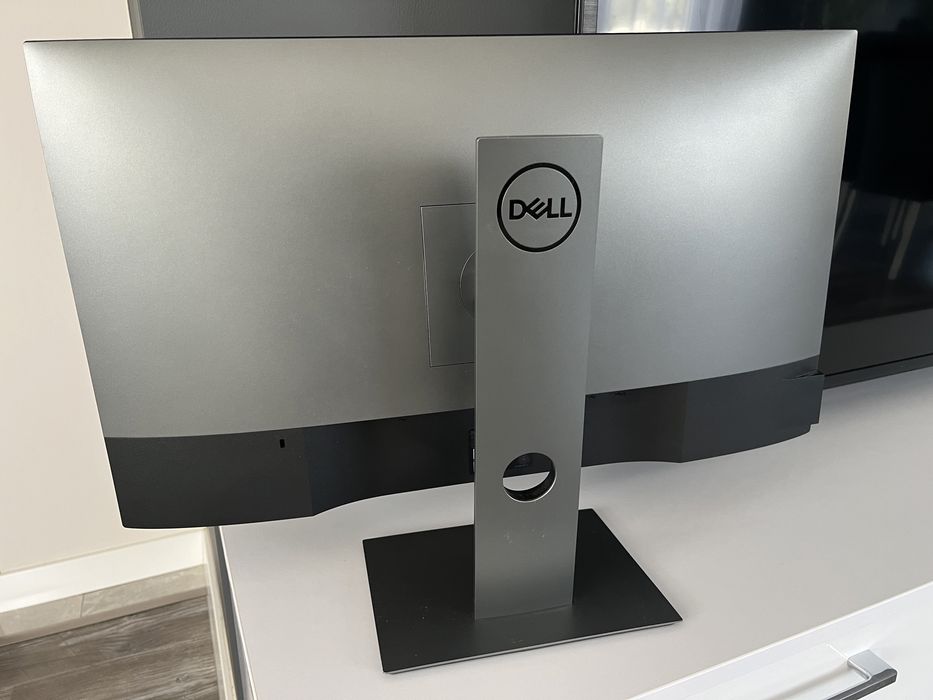 Monitor Dell U2719D