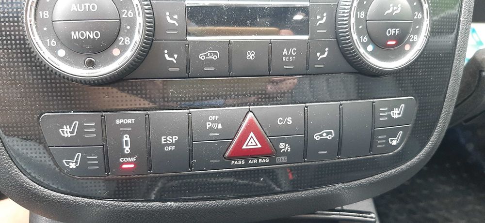 Mercedes-Benz R 320 R320CDI 4MATIC - 7 Lug - 09