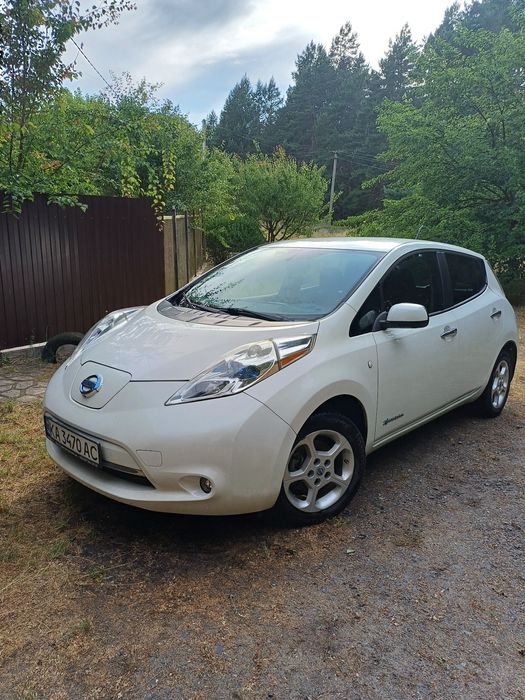 Продам Nissan Leaf