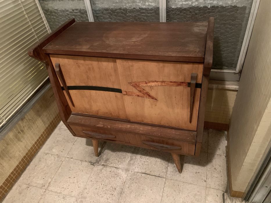 2 móveis dos anos 60