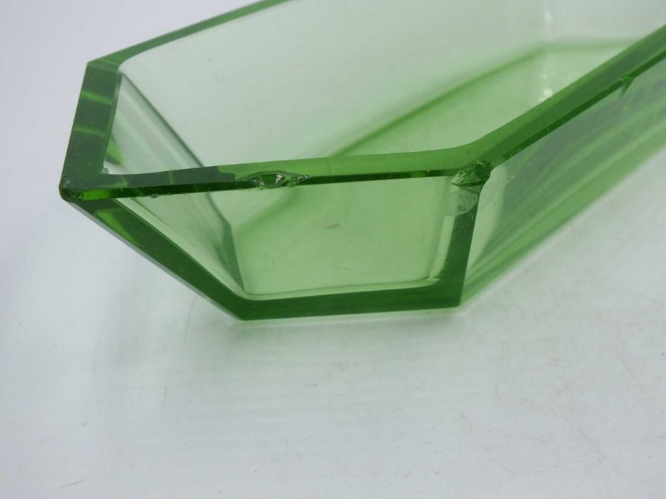 Salaterka  styl ART-DECO Szkło kolor URANOWY