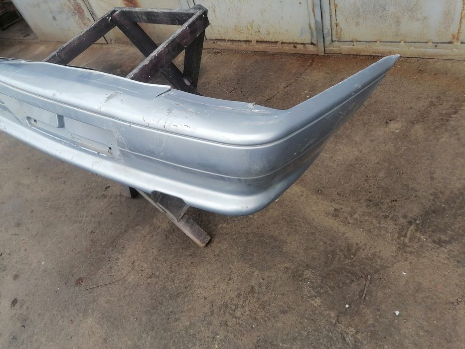 Бампер задний ВАЗ 2115 под ремонт.