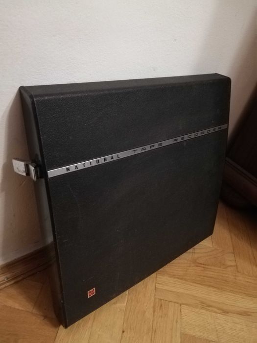 Pokrywa od magnetofonu szpulowego