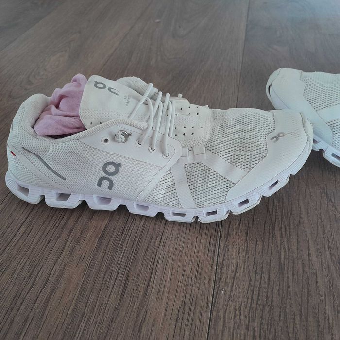 Buty  on cloud rozm.39