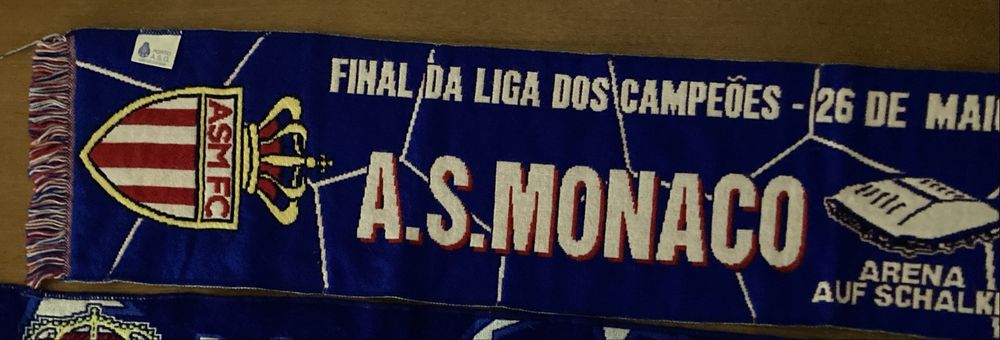 Cachecol do F.C.do Porto da final da liga dos Campeões Europeus de 2004