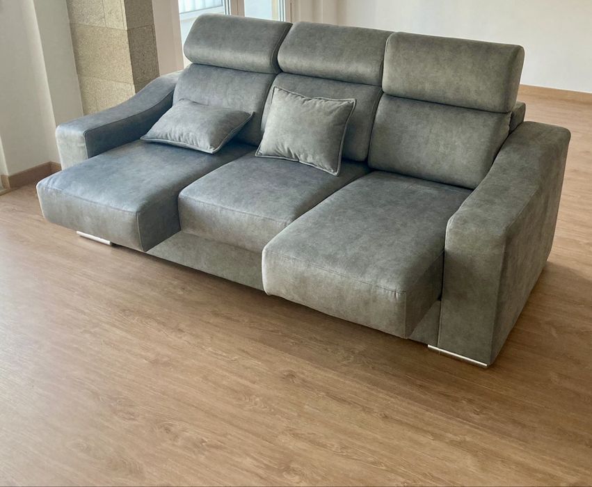 Sofa 3 lugares c/ assentos deslizantes e encostos reclinaveis