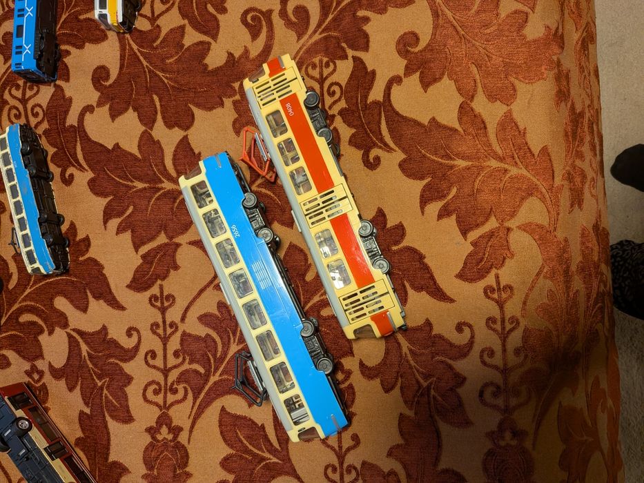 Продам транспорт  тролейбус, трамвай , метро, автобус кран, ексковатор