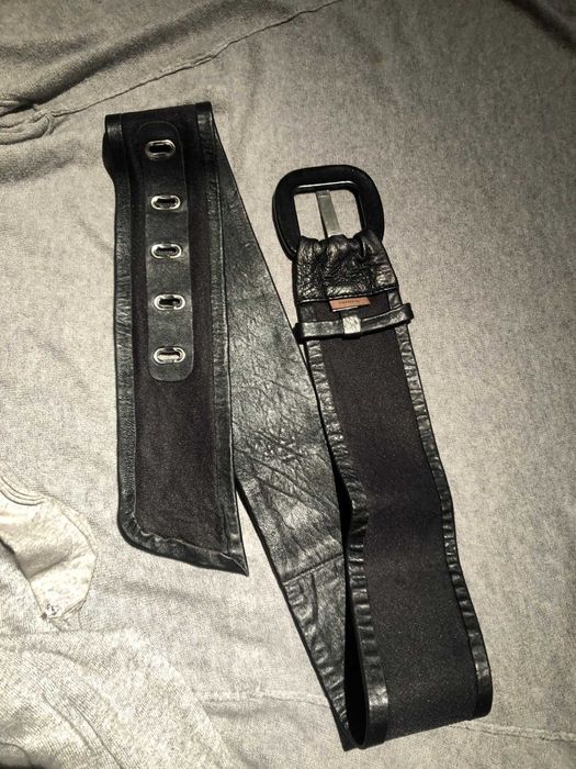 cinto preto  em pele genuína Cortefiel, (114 cm comprimento total)