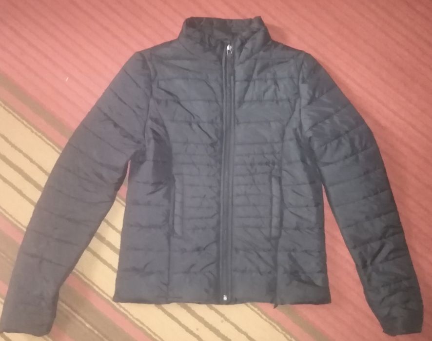 Продам куртку женскую фирмы by emp