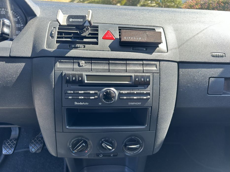 Skoda Fabia 1.2 gasolina | 2004 | 167.000 km | económico e fiável